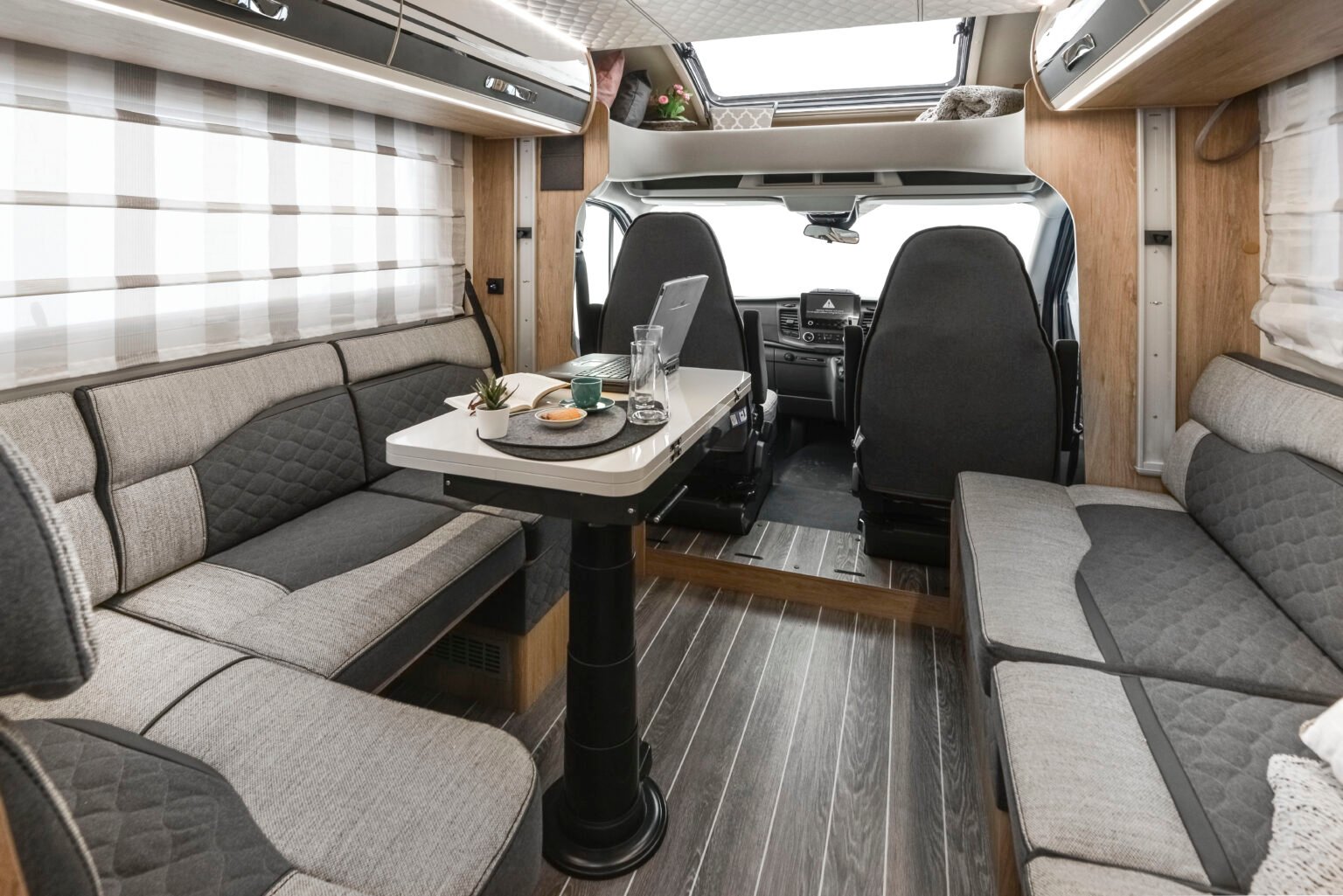 Roller Team low profile Auto Roller 707 dinette